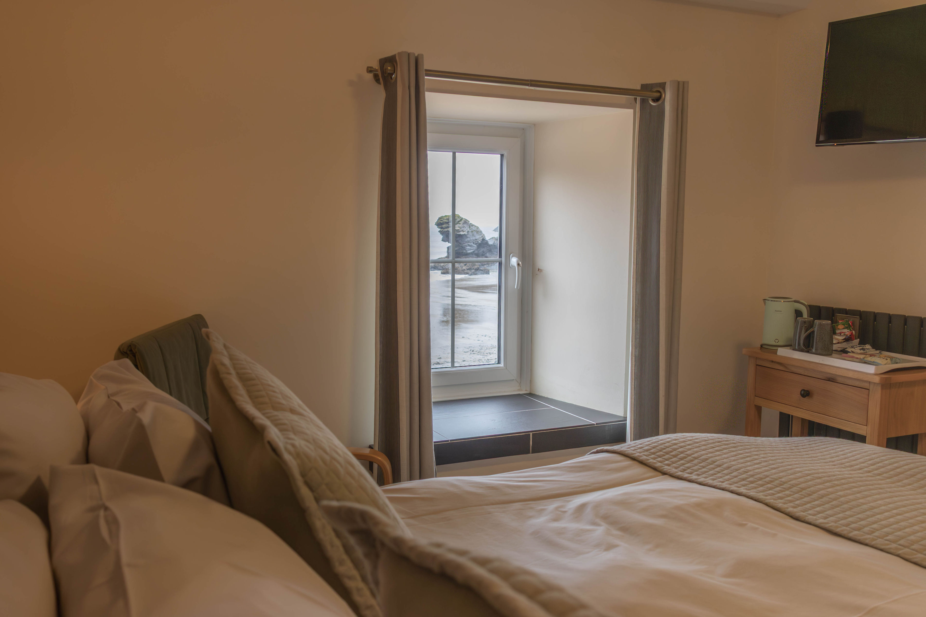 Guest rooms at the Pentre Arms